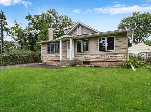 2nd image of 42483 N Park Ln