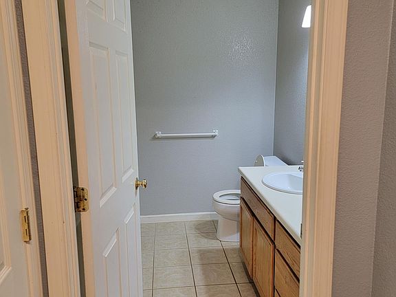 3rd image of 26828 Silver Dr