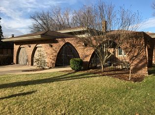 886 S Linden Dr, Elmhurst, IL 60126