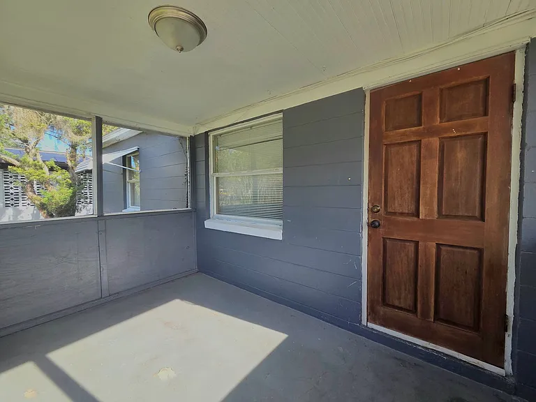 2248 Weber St — Photo 2