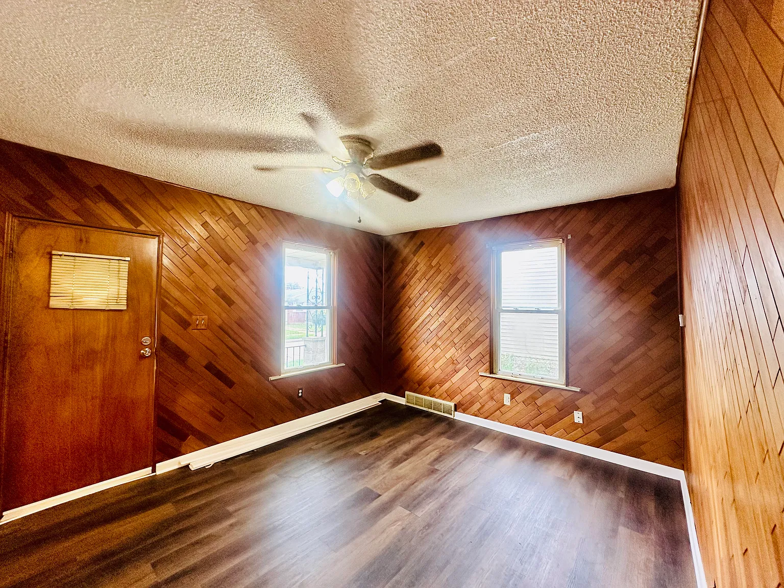 8692 Lozier Ave — Photo 3