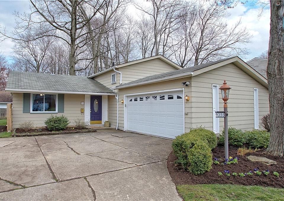 1st image of 9355 Basswood Dr