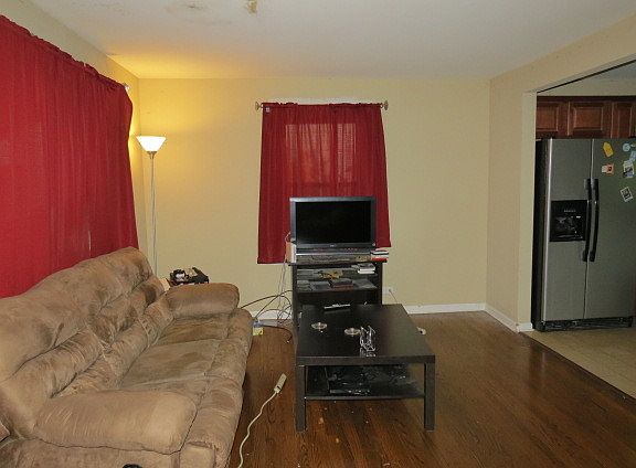 5th image of 375 Oak Ave