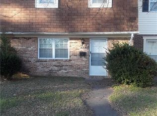 1851 Olde Buckingham Rd, Hampton, VA 23669