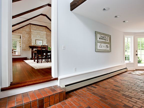 2nd image of 4 Hickory Ln