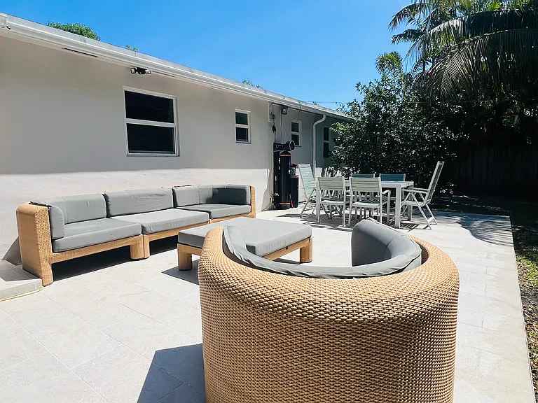 1720 SW 4th St — Photo 16