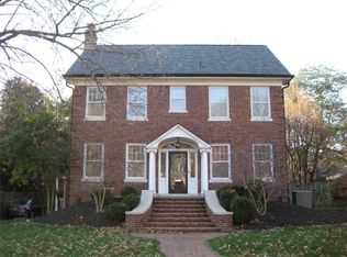 21 Ridgemoor Dr, Saint Louis, MO 63105