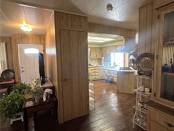 4th image of 5073 Ridge Ave
