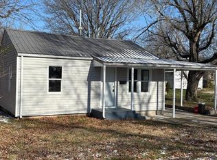 221 W South Street, Aurora, MO 65605