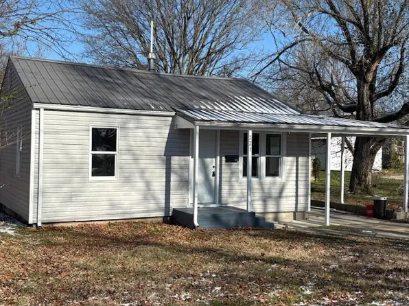 221 W South Street, Aurora, MO 65605