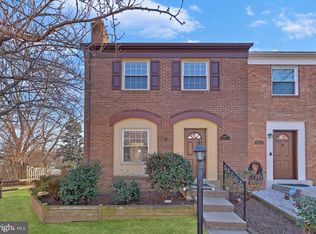 14821 Haymarket Ln, Centreville, VA 20120