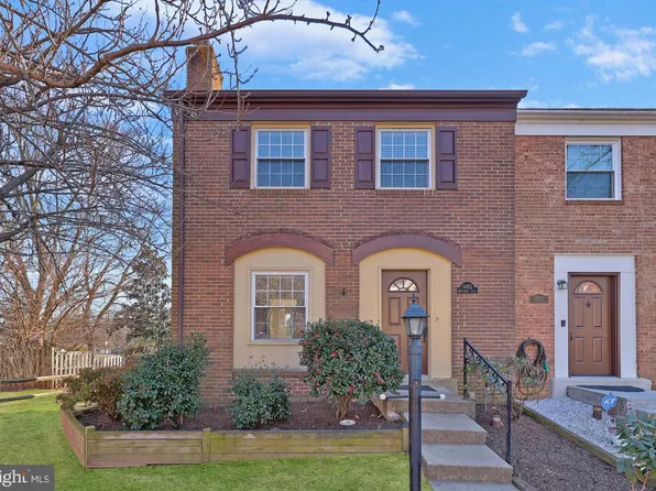 14821 Haymarket Ln, Centreville, VA 20120