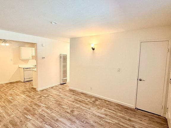 3rd image of 303 Chiquita Ave APT 3