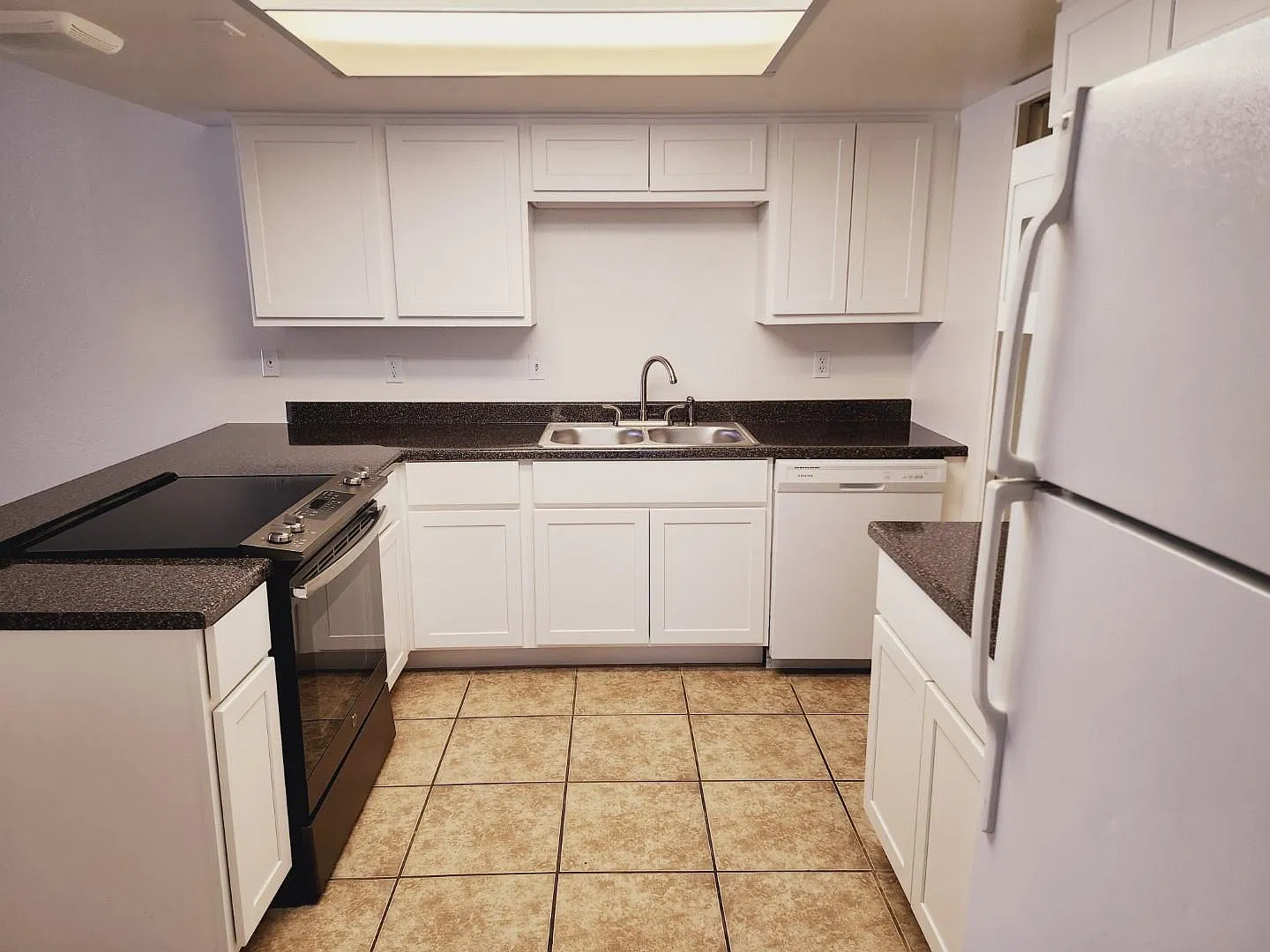 2 bed, 1000 sqft, $1,250 — Photo 3