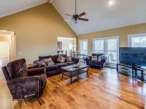 4th image of 119 Helen Pl