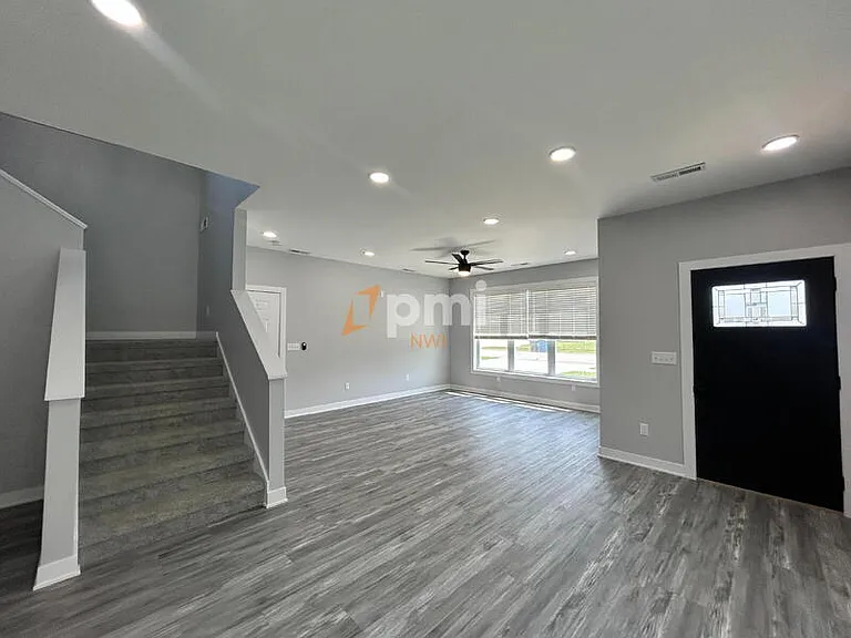 5212 Torrence Ave — Photo 4