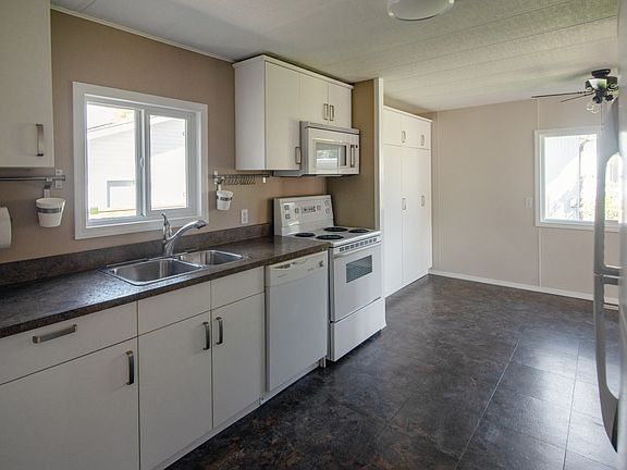 4th image of 4720 42nd St