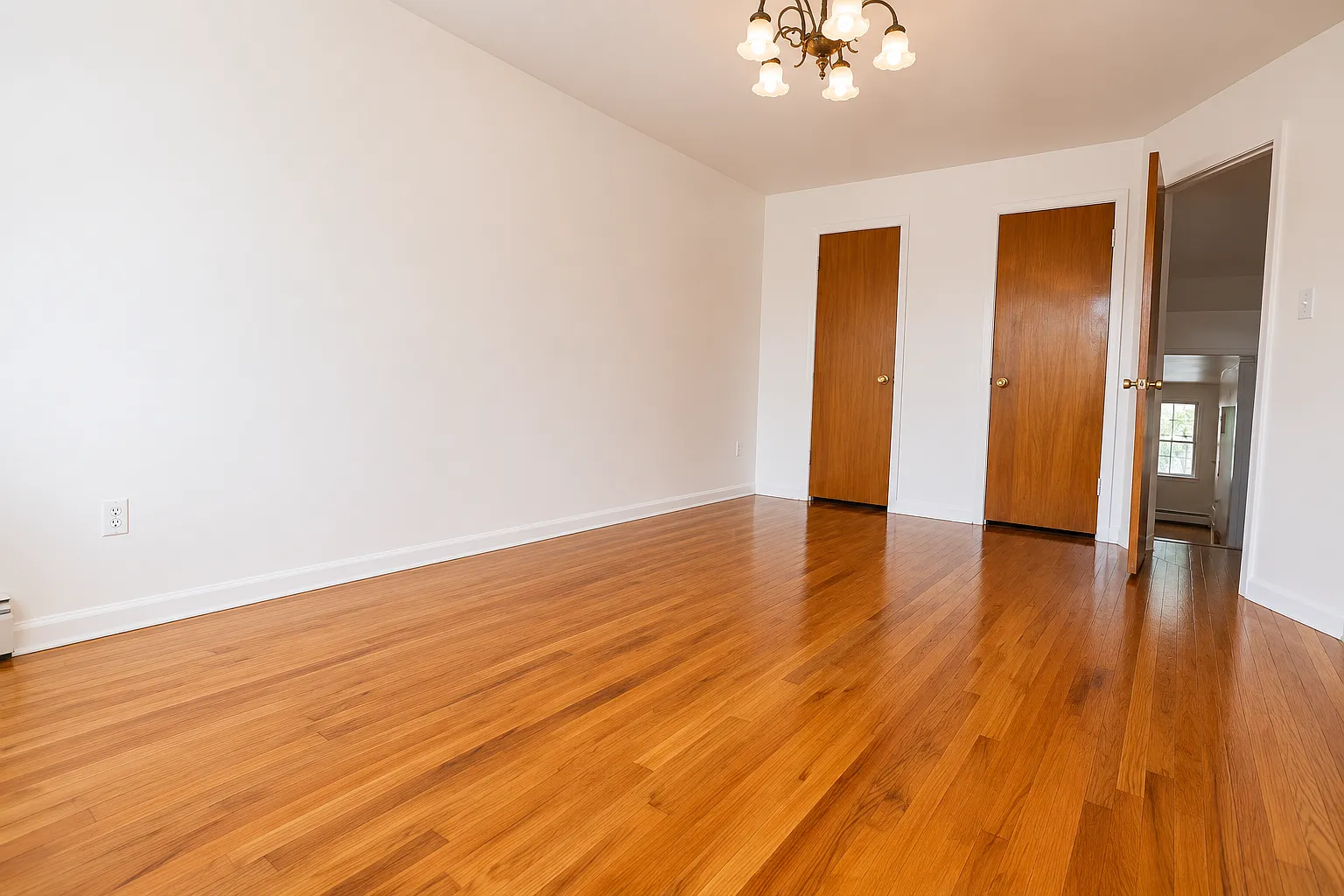 3 bed, 1200 sqft, $3,200 — Photo 2