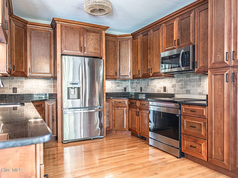 154 Dublin Ct — Photo 9