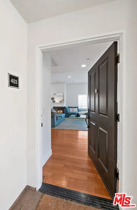 2 bed, 2.5 bath, 1320 sqft, $4,595 — Photo 2