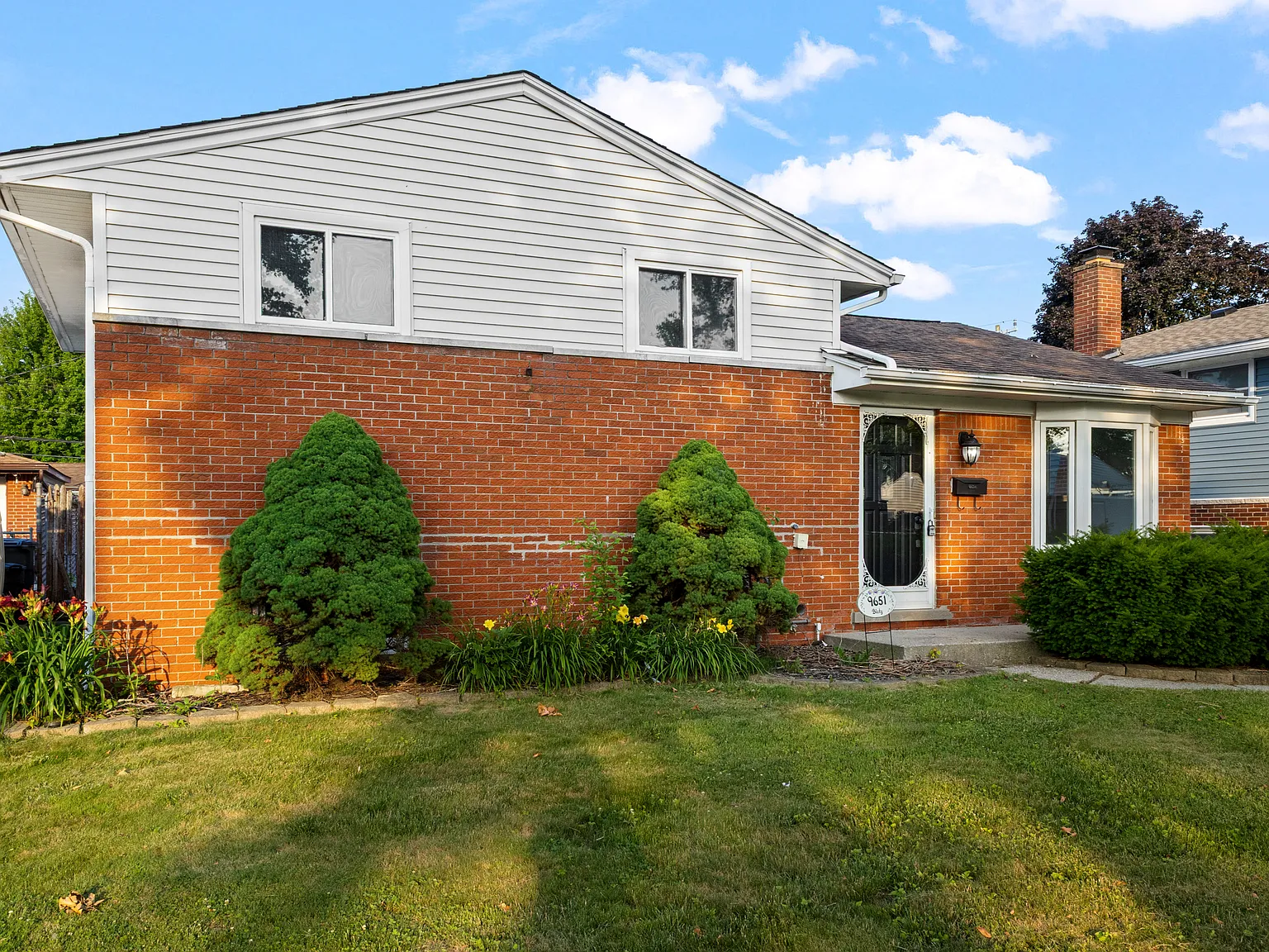 3 bed, 1695 sqft, $2,600 — Photo 4