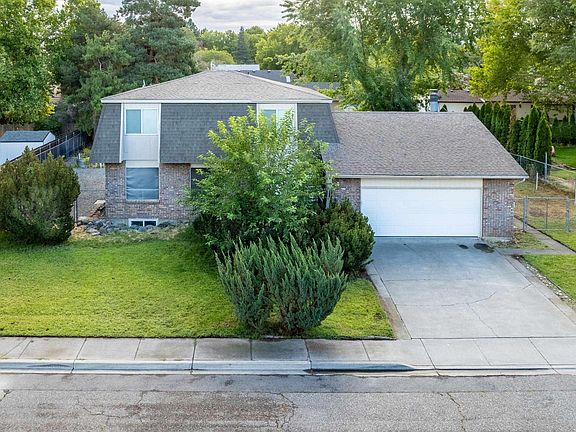 2nd image of 2532 Granada Ct