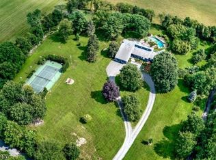 61 Sutton Rd, Lebanon, NJ 08833