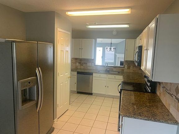 3rd image of 13435 Venice Villa Ln
