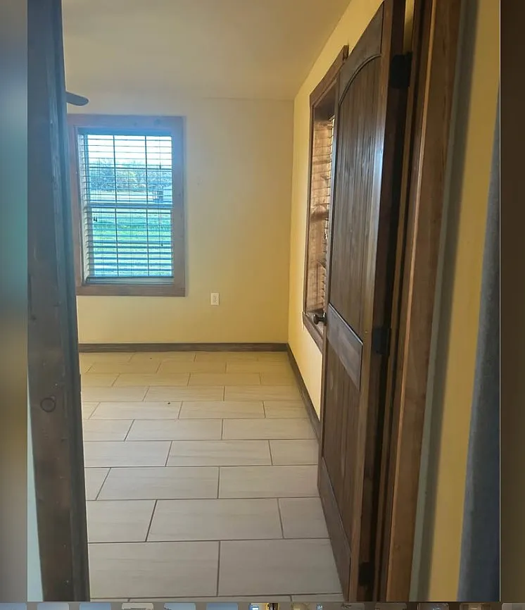 2 bed, 968 sqft, $3,000 — Photo 2