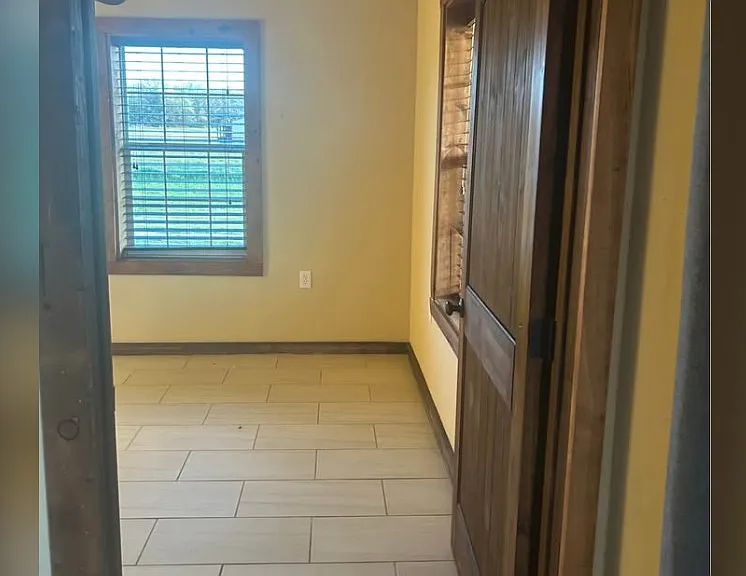 1701 County Road 113 — Photo 2