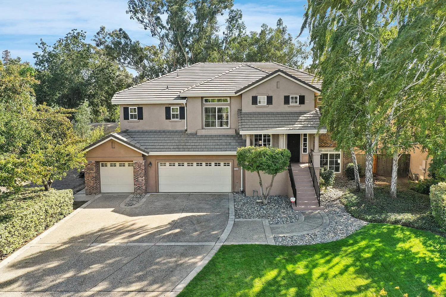 4720 Saint Andrews Dr photo 1