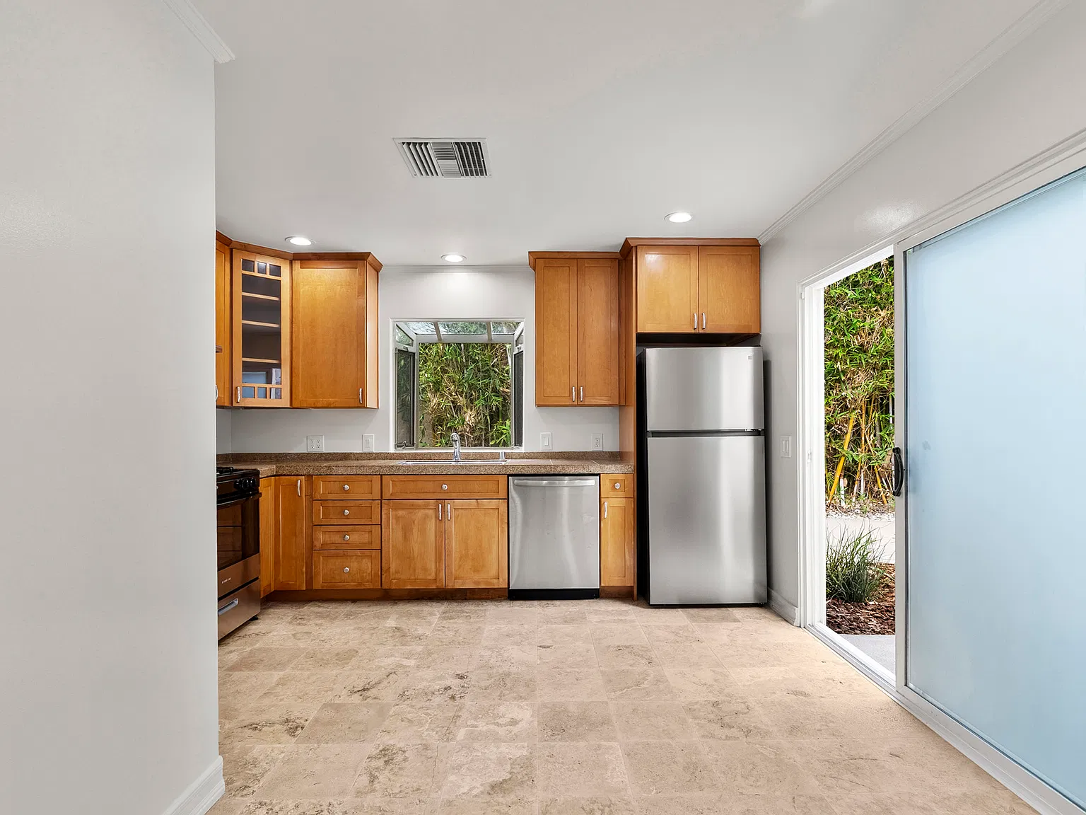1 bed, 650 sqft, $3,899 — Photo 4