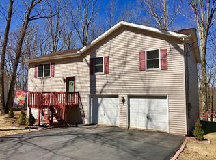 150 Buck Ridge Dr, Drums, PA 18222