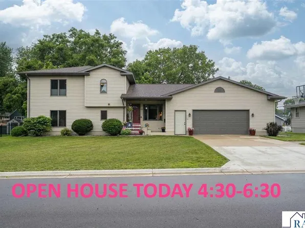 120 N Belmont Dr, Mankato, MN 56001