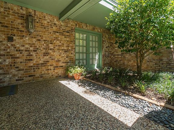 4th image of 1026 Villa Court Dr