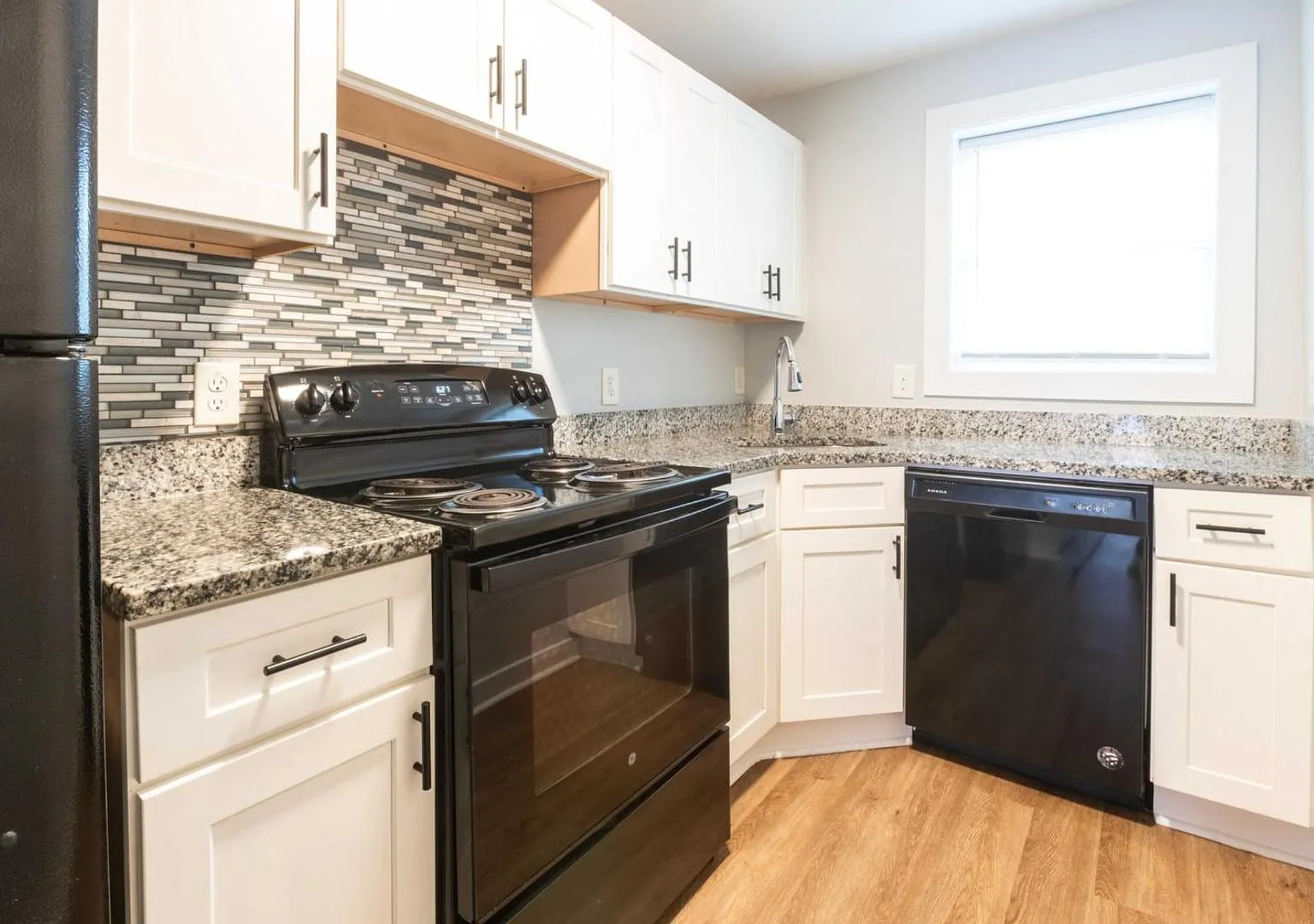 584 Lindsay St NW - 14 — Photo 1