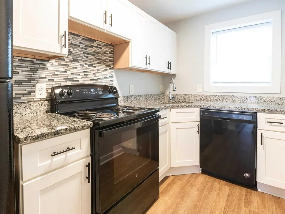 584 Lindsay St NW #1-14