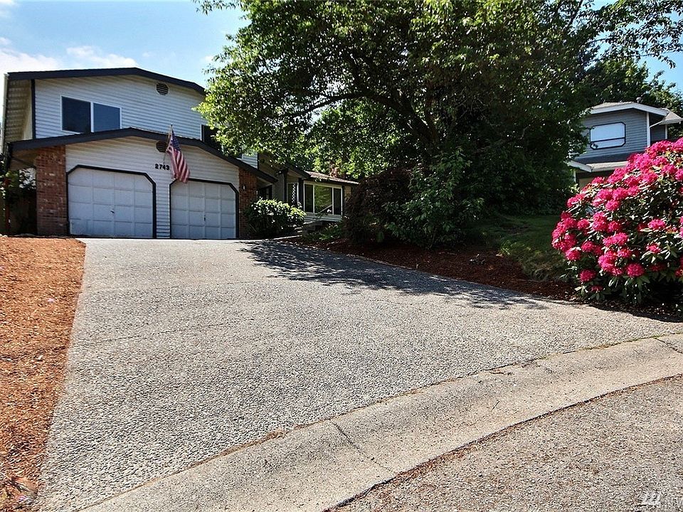 Lovely home perched up high at the end of welcoming Madrona neighborhood cul-de-sac. Plentiful off street parking for your guests!