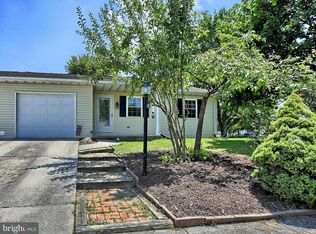 18 Dogwood Ln, Hanover, PA 17331