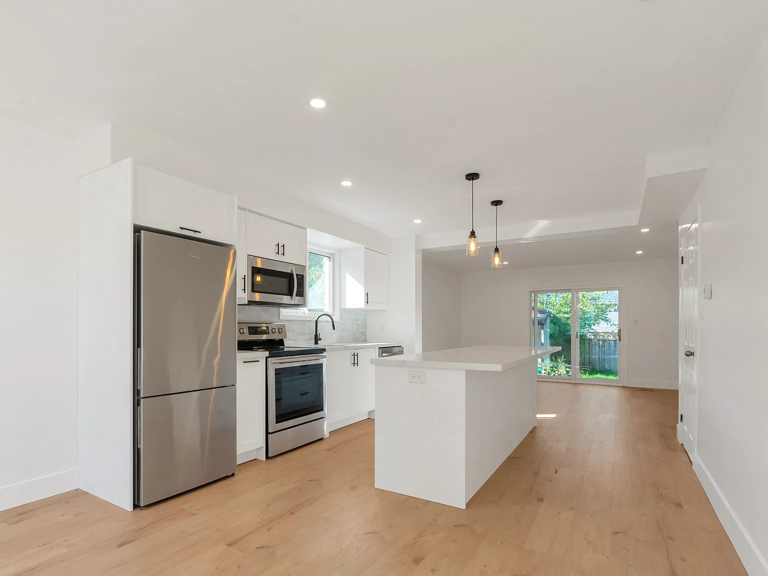 506 Tenth St, Collingwood, ON L9Y 2H3, Canada — Photo 1