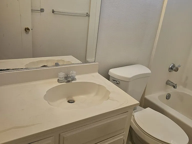 2301 Corinto Ct — Photo 12