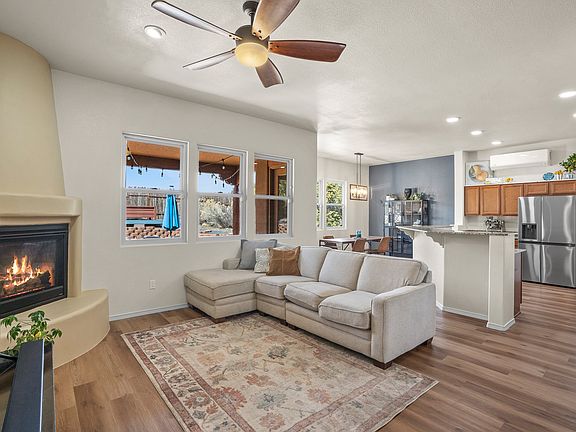 3rd image of 1633 Placita De Luna