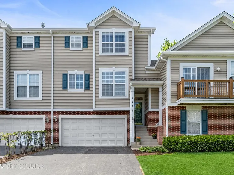 2276 Hudson Cir — Photo 1