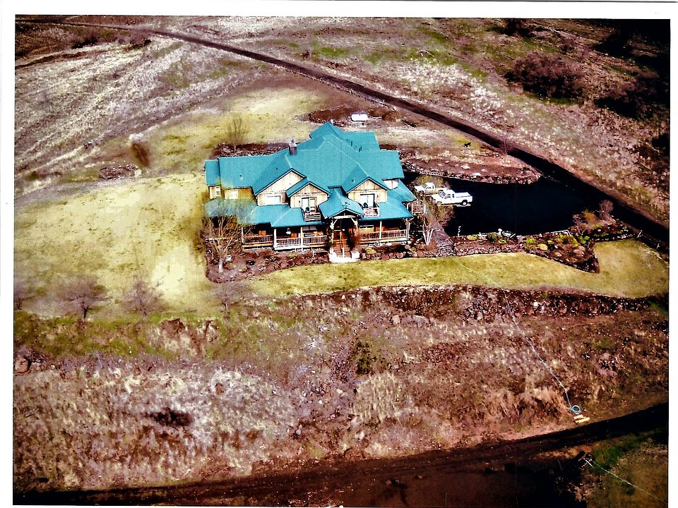 2nd image of 73946 Rimrock Ln