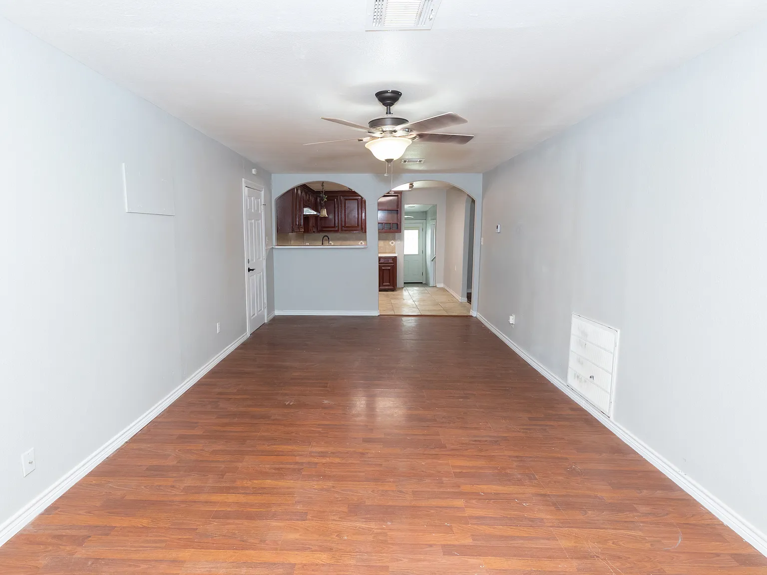 318 W Avenue B — Photo 3