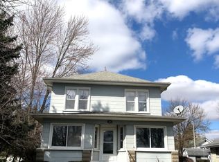 115 E John St, Forrest, IL 61741