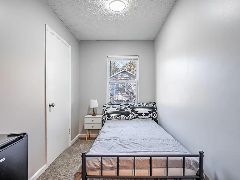 Tarragon Dr — Photo 1