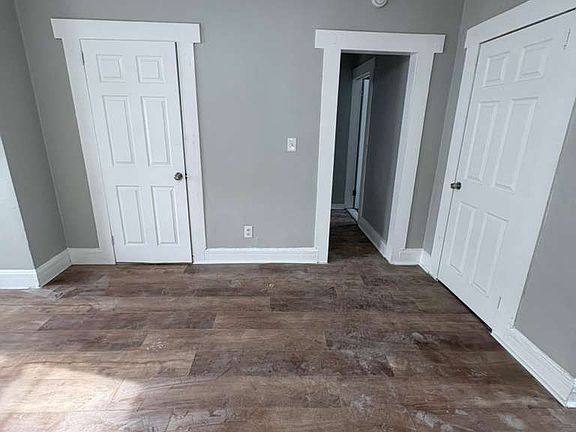 4th image of 47 N 16th St Floor 3