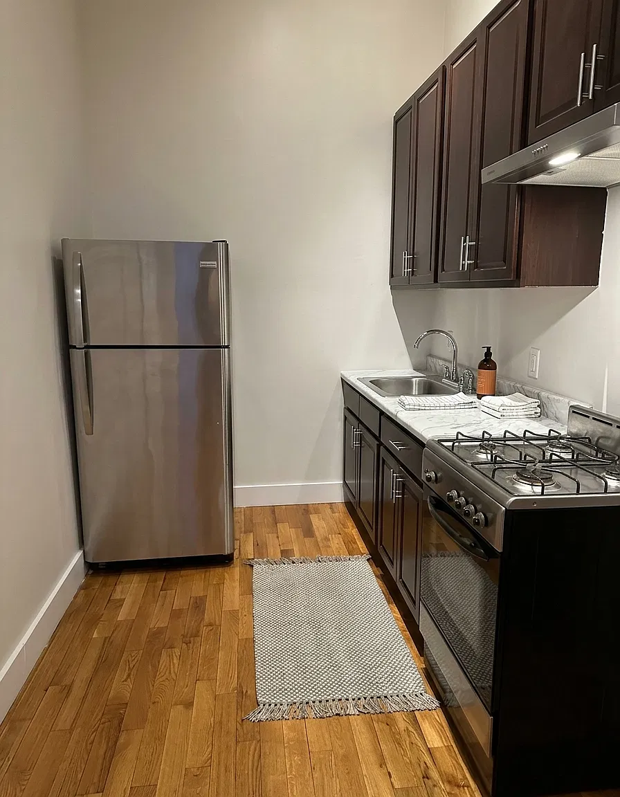 112 Lincoln Avenue — Photo 4