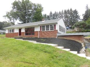 10 Hook Rd, Poughkeepsie, NY 12601